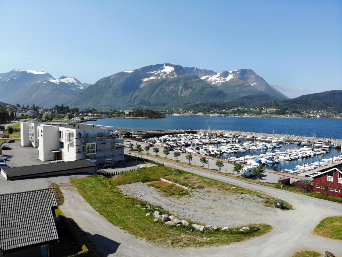Aursnes Hotell Sykkylven Экстерьер фото