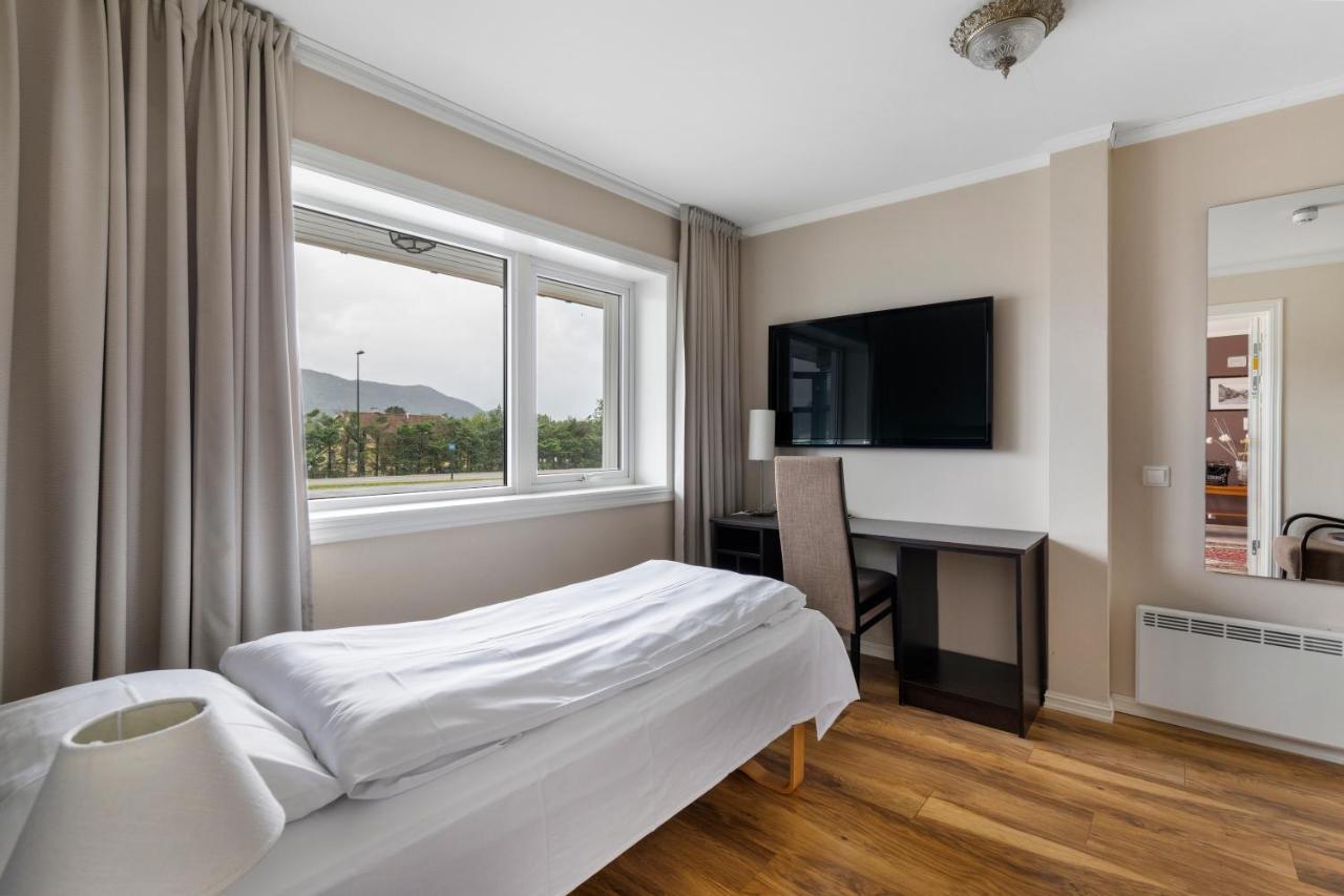 Aursnes Hotell Sykkylven Экстерьер фото